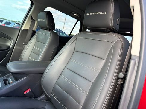 Used 2024 GMC Terrain Denali AWD/4WD image 15