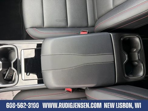 Used 2025 Chevrolet Traverse Z71 AWD/4WD image 25