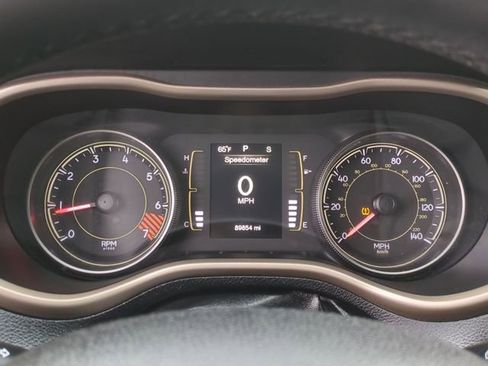 Used 2014 Jeep Cherokee Latitude FWD image 32