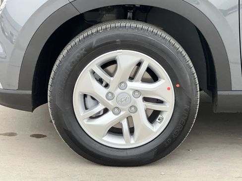 New 2026 Hyundai Venue SE image 24