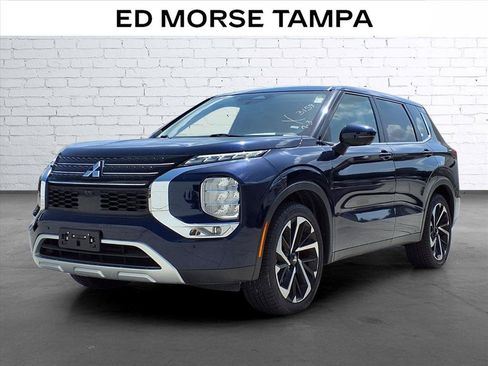 Used 2024 Mitsubishi Outlander SE AWD/4WD image 1