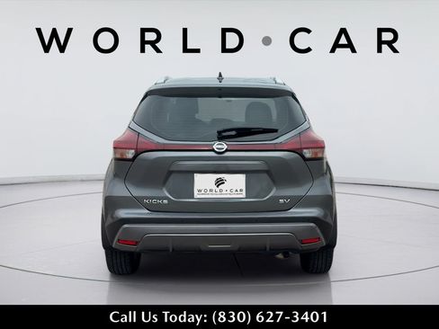 Used 2021 Nissan Kicks SV FWD image 12