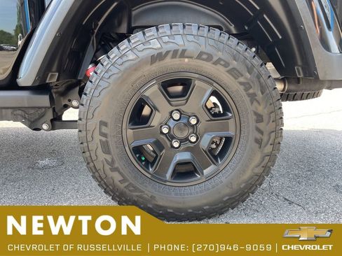 Used 2022 Jeep Gladiator Mojave AWD/4WD image 52