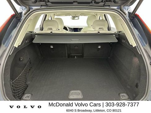Used 2023 Volvo XC60 B6 Ultimate w/ Protection Package Premier AWD/4WD image 24