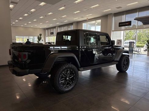 New 2026 Jeep Gladiator Sport AWD/4WD image 3