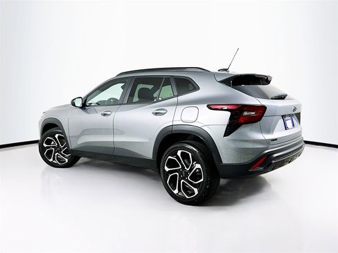 Used 2025 Chevrolet Trax RS w/ Driver Confidence Package image 6