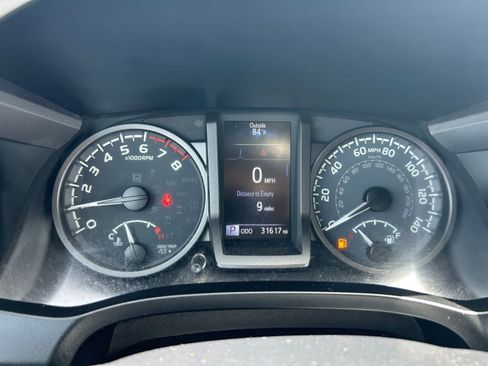 Used 2021 Toyota Tacoma TRD Off-Road w/ Technology Package image 19