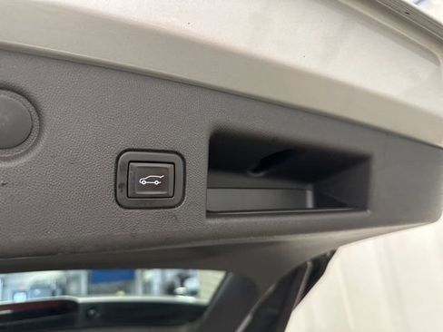 Used 2021 Chevrolet Equinox LT image 29