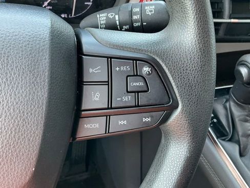 Used 2022 Toyota Sienna LE image 25