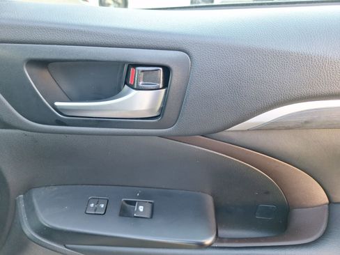 Used 2019 Toyota Highlander Limited image 37