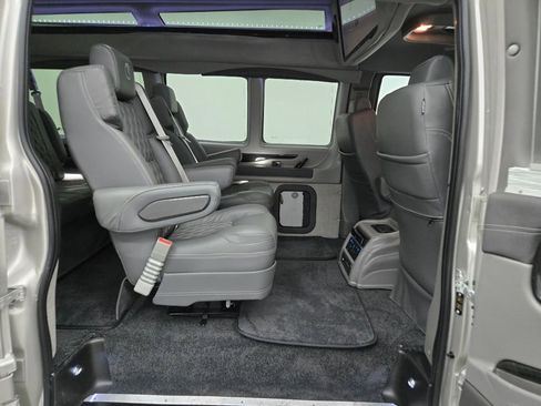 New 2025 GMC Savana 2500 w/ Driver Convenience Package image 33
