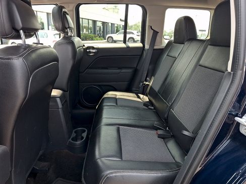 Used 2014 Jeep Patriot Latitude w/ Freedom Edition Package FWD image 12