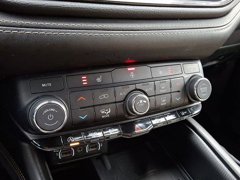 Used 2022 Dodge Durango GT image 17