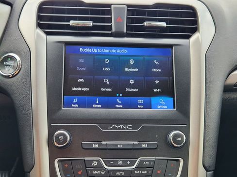 Used 2020 Ford Fusion SEL image 16