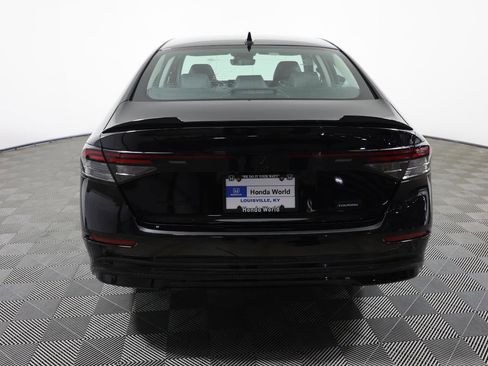 Used 2023 Honda Accord Touring image 6