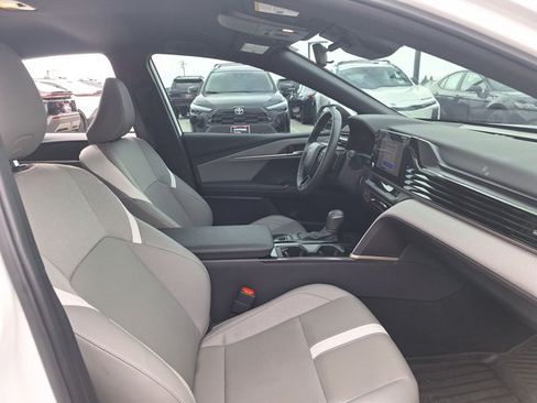 Used 2026 Toyota Camry SE FWD image 18