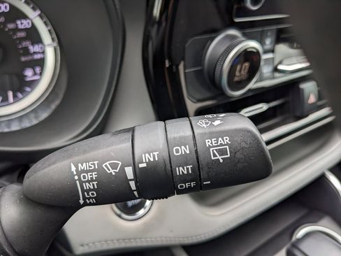 Used 2023 Toyota Highlander L image 49