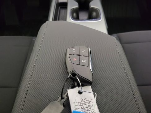 New 2026 Chevrolet Equinox EV LT image 41