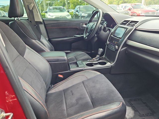 Used 2015 Toyota Camry XSE FWD image 21