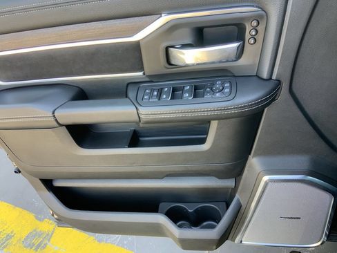 New 2025 RAM 2500 Laramie AWD/4WD image 16