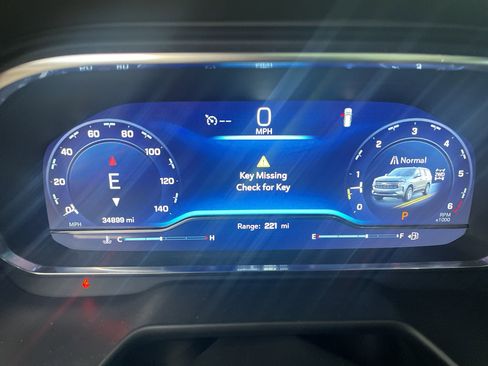 Used 2024 Chevrolet Tahoe Z71 w/ Luxury Package image 9