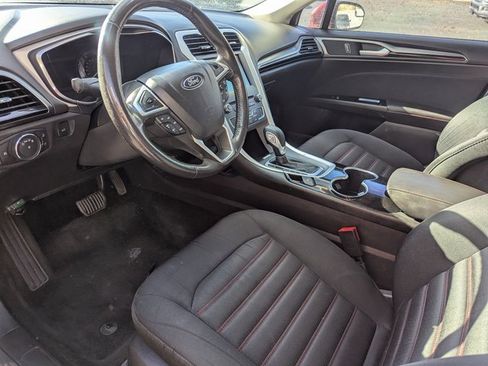 Used 2016 Ford Fusion SE image 11