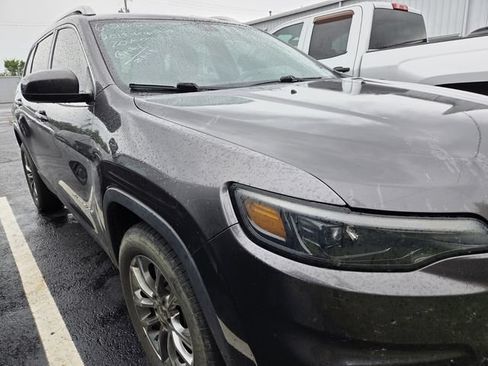 Used 2019 Jeep Cherokee Latitude Plus FWD image 3