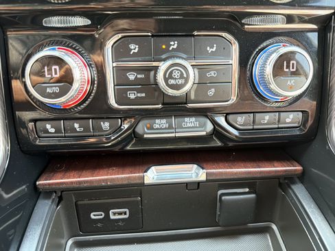 Used 2023 GMC Yukon XL Denali Ultimate AWD/4WD image 23