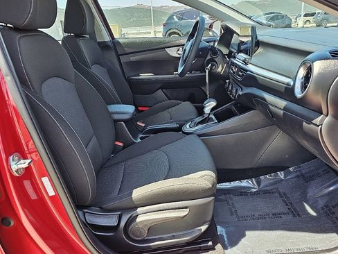 Used 2022 Kia Forte LXS w/ LXS Technology Package FWD image 18