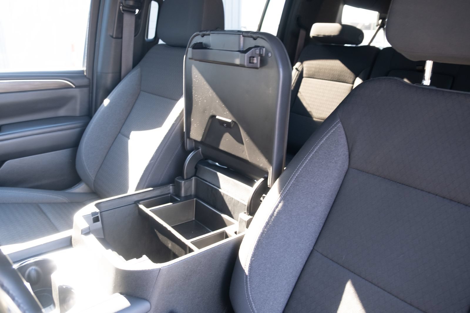 Used 2024 Chevrolet Suburban LS AWD/4WD image 8
