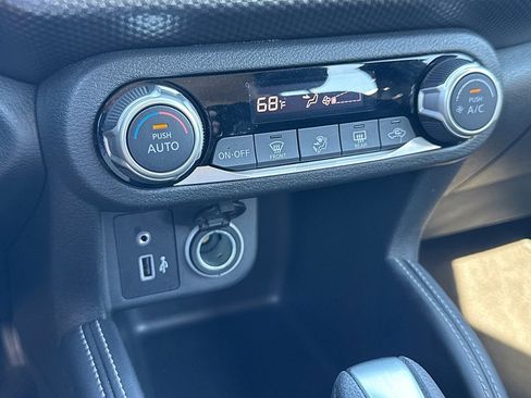 Used 2020 Nissan Kicks SV FWD image 16