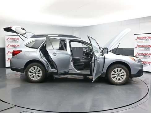 Used 2017 Subaru Outback 2.5i Premium AWD/4WD image 27