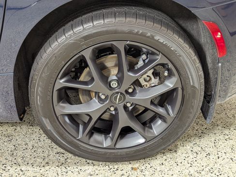 Used 2022 Chrysler Pacifica Touring-L w/ Uconnect Theater Family Group AWD/4WD image 26