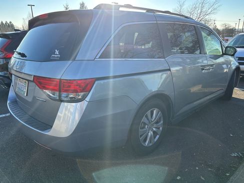 Used 2016 Honda Odyssey SE image 3
