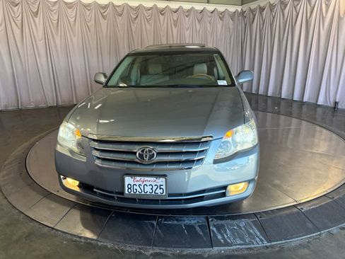 Used 2005 Toyota Avalon Limited FWD image 2