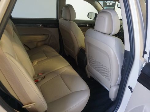 Used 2011 Kia Sorento 2WD w/ Convenience Pkg image 19