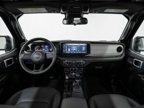 Used 2024 Jeep Wrangler Unlimited AWD/4WD image 15