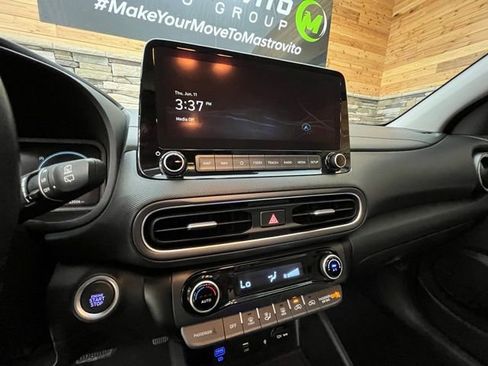 Used 2022 Hyundai Kona Limited AWD/4WD image 23