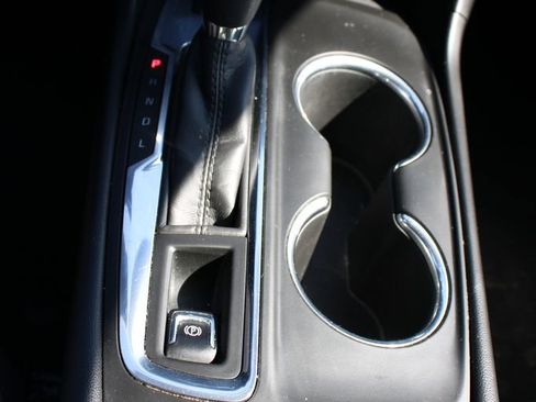 Used 2021 Chevrolet Equinox LT image 38