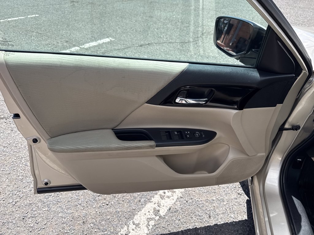 Used 2016 Honda Accord LX image 12