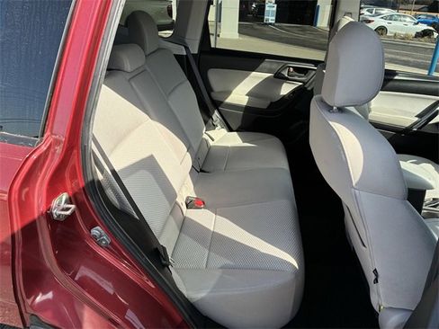 Used 2016 Subaru Forester 2.5i Premium image 31