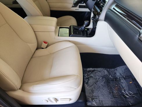 Used 2023 Lexus GX 460 Premium image 13