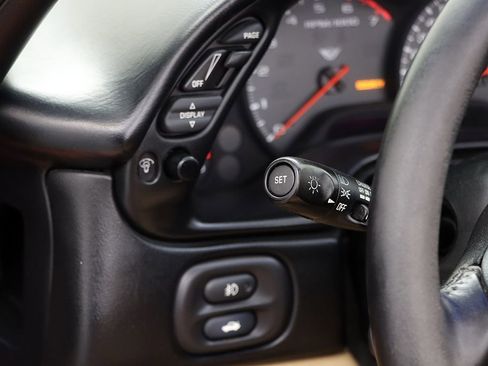 Used 2002 Chevrolet Corvette Convertible w/ Preferred Equipment Group2 RWD image 25