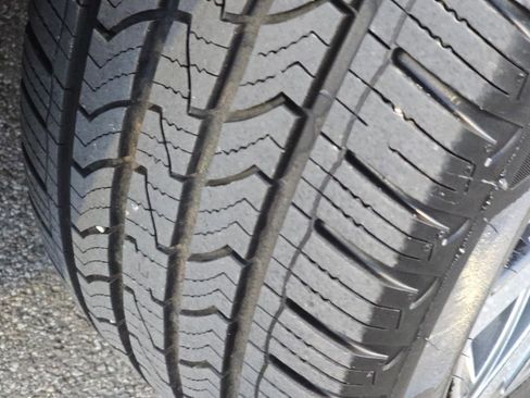 Used 2018 Ford Explorer Platinum image 19