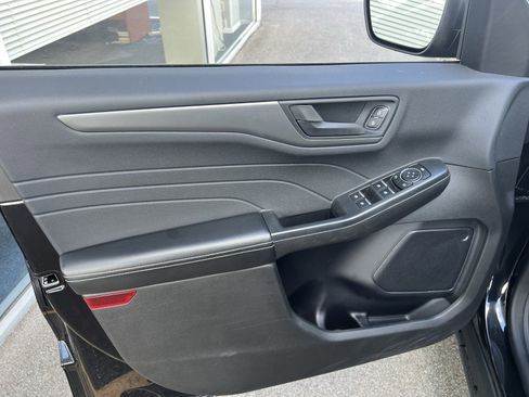 Used 2023 Ford Escape Active image 11