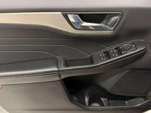 Used 2022 Ford Escape SEL image 10