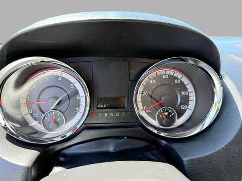 Used 2019 Dodge Grand Caravan SXT FWD image 21