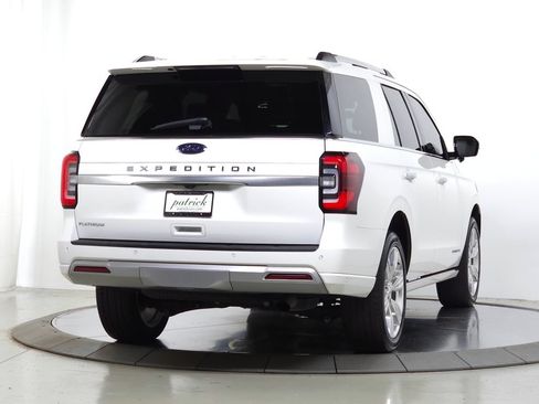 Used 2024 Ford Expedition Platinum AWD/4WD image 13