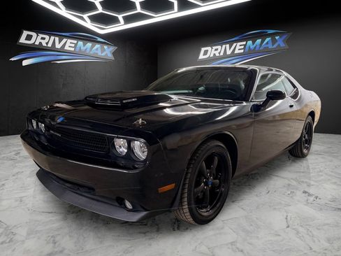Used 2010 Dodge Challenger R/T w/ Mopar 10 Pkg RWD image 1