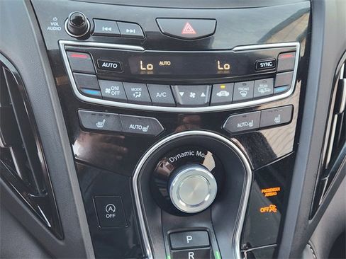 Used 2025 Acura RDX SH-AWD image 25